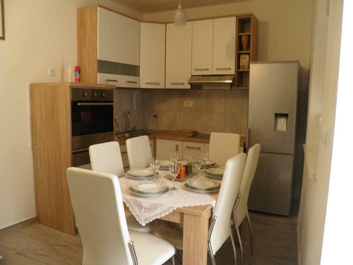 Apartment Dorothy Kaštela Exteriör bild